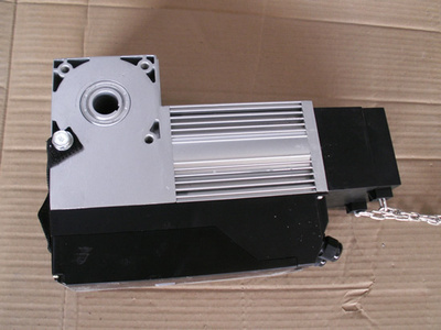 天津快速卷簾門供應先鋒工業(yè)電動滑升門電機_機械類欄目